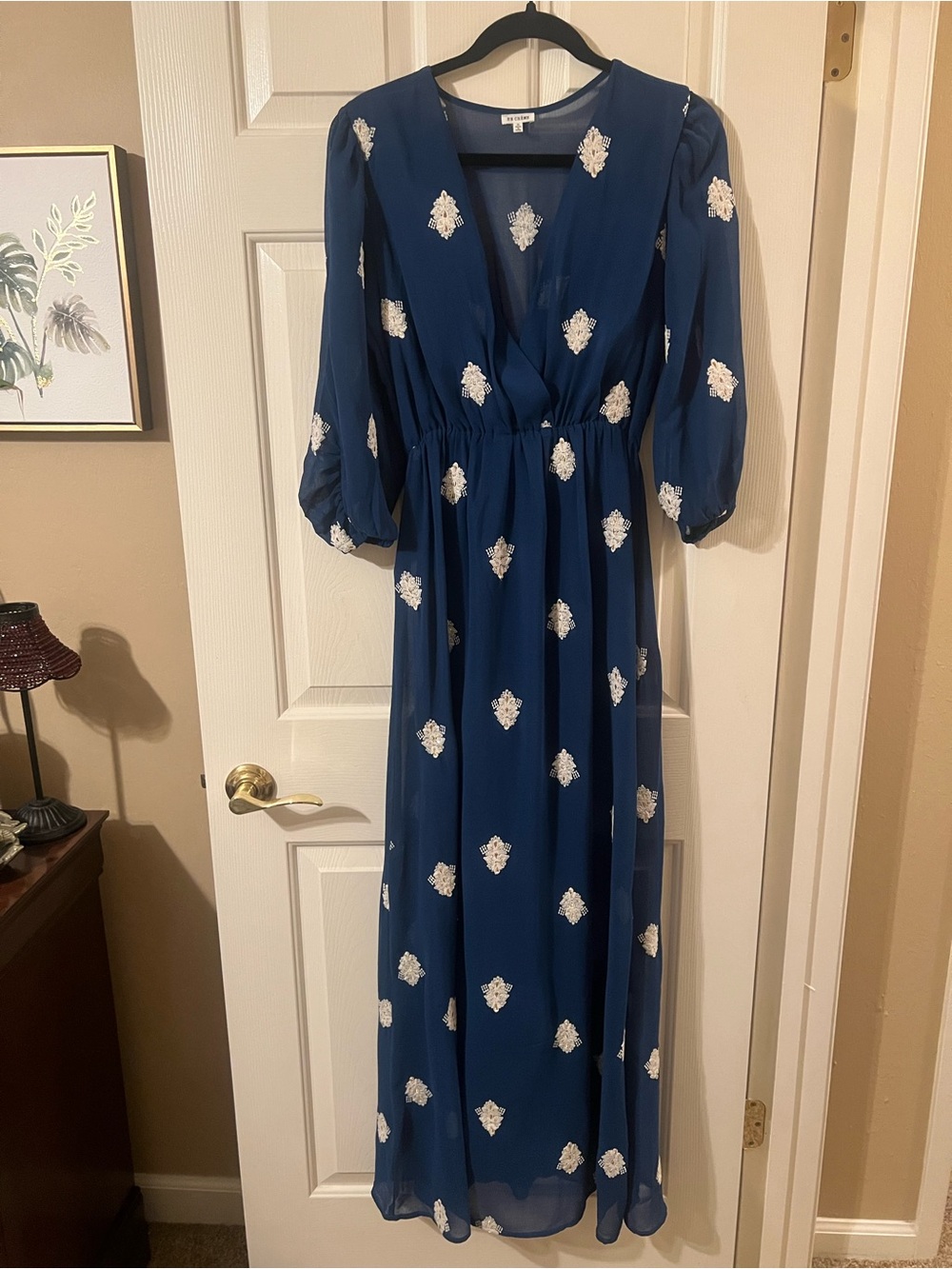 NWOT En Creme Blue and White Embroidered 3/4 Sleeve Boutique Maxi Dress Sz Small